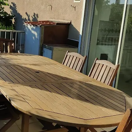 Vila Avec Piscine Et Terrasse Au Calme