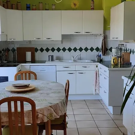 Avec Piscine Et Terrasse Au Calme Vila Teyran
