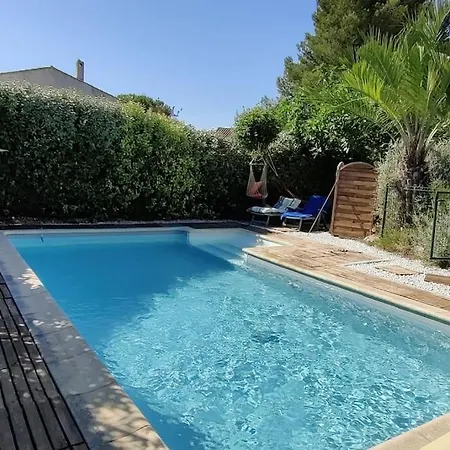 Avec Piscine Et Terrasse Au Calme Vila *